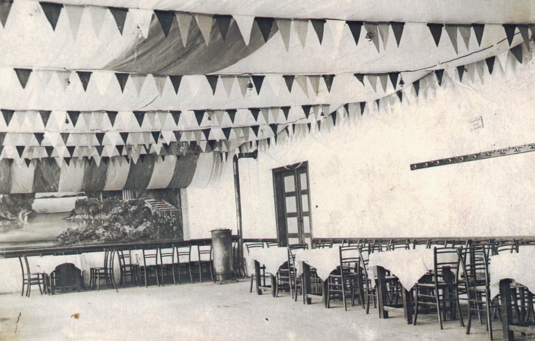 Der neu gebaute Saal mit Bühne beim Bahnhofwirt