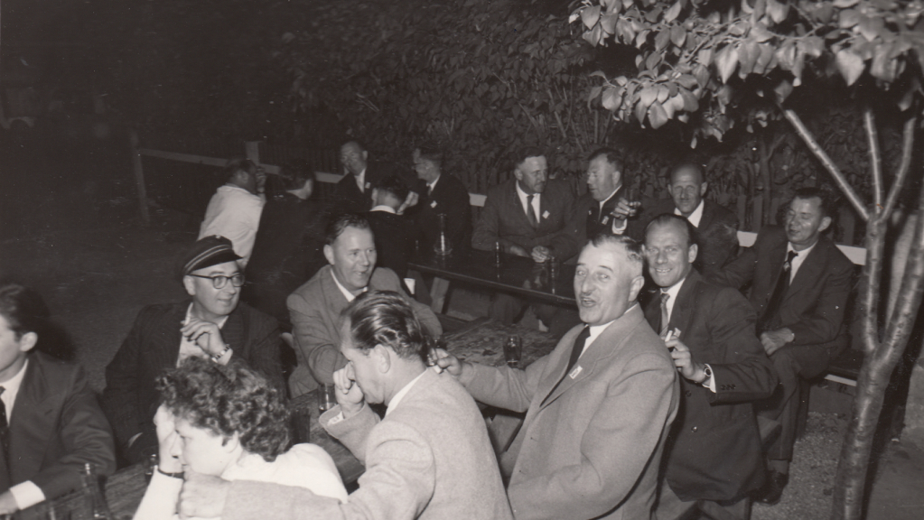 Vorne Alois Harrer, Fritz Holzinger, N. Maischinger, Ernst Mayr, hinten v. r. n. l.: Hans Holzinger, Franz Schramayr, Max Haberfellner, H. Silver